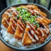 Katsu-Schalen mit Tonkatsu-Sauce