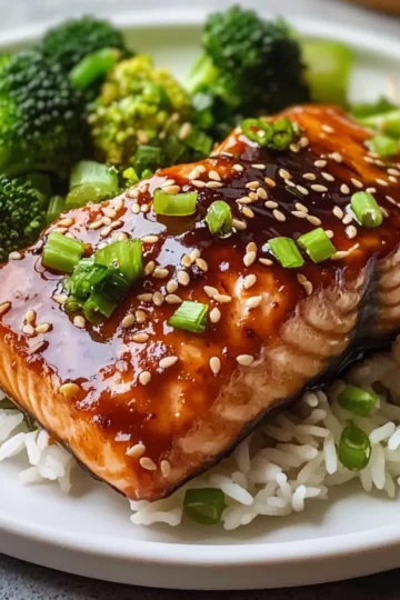 Gebratener Teriyaki-Lachs – Süß, Herzhaft und Perfekt Glasur
