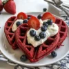 Herzförmige rote Samtwaffeln Rezept